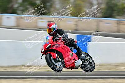 media/Apr-18-2025-TrackDaz (Fri) [[45f5874c44]]/B Group/Session 4 (Turn 6 - Outside)/